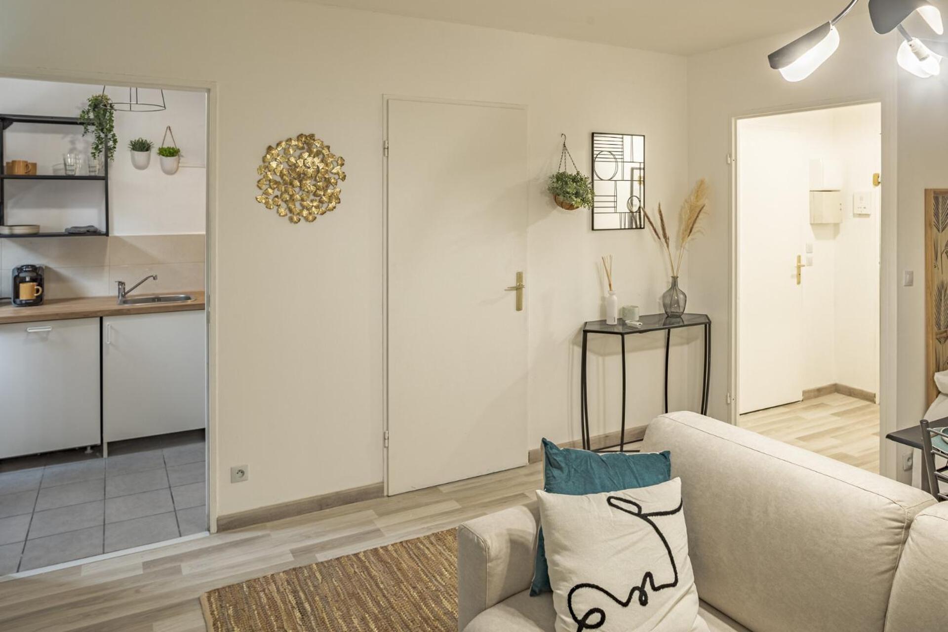 Julia Home, Madamedemconciergerie Reims Exterior foto